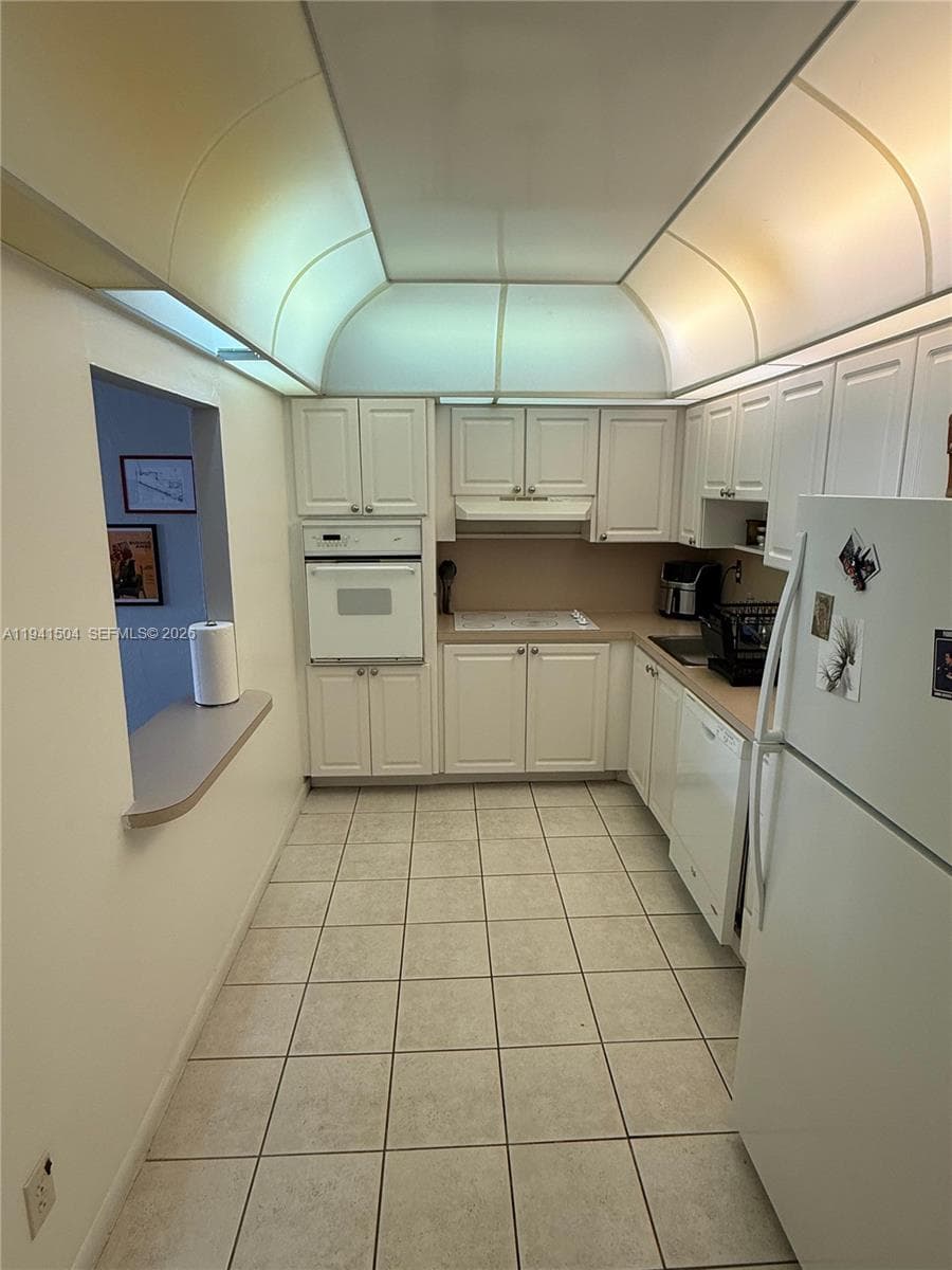 OCEANVIEW BUILDING A COND · #1217 in Sunny Isles Beach - Photo 8