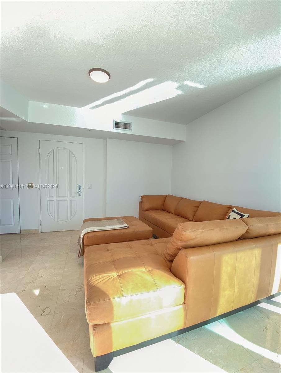 Hidden Bay · #615 in Aventura - Photo 6