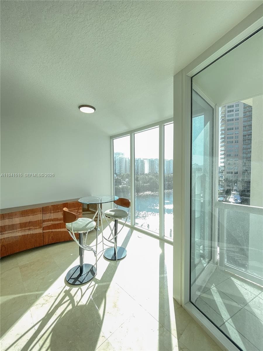 Hidden Bay · #615 in Aventura - Photo 5