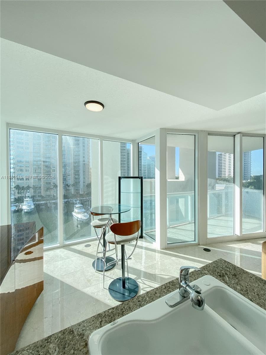 Hidden Bay · #615 in Aventura - Photo 10