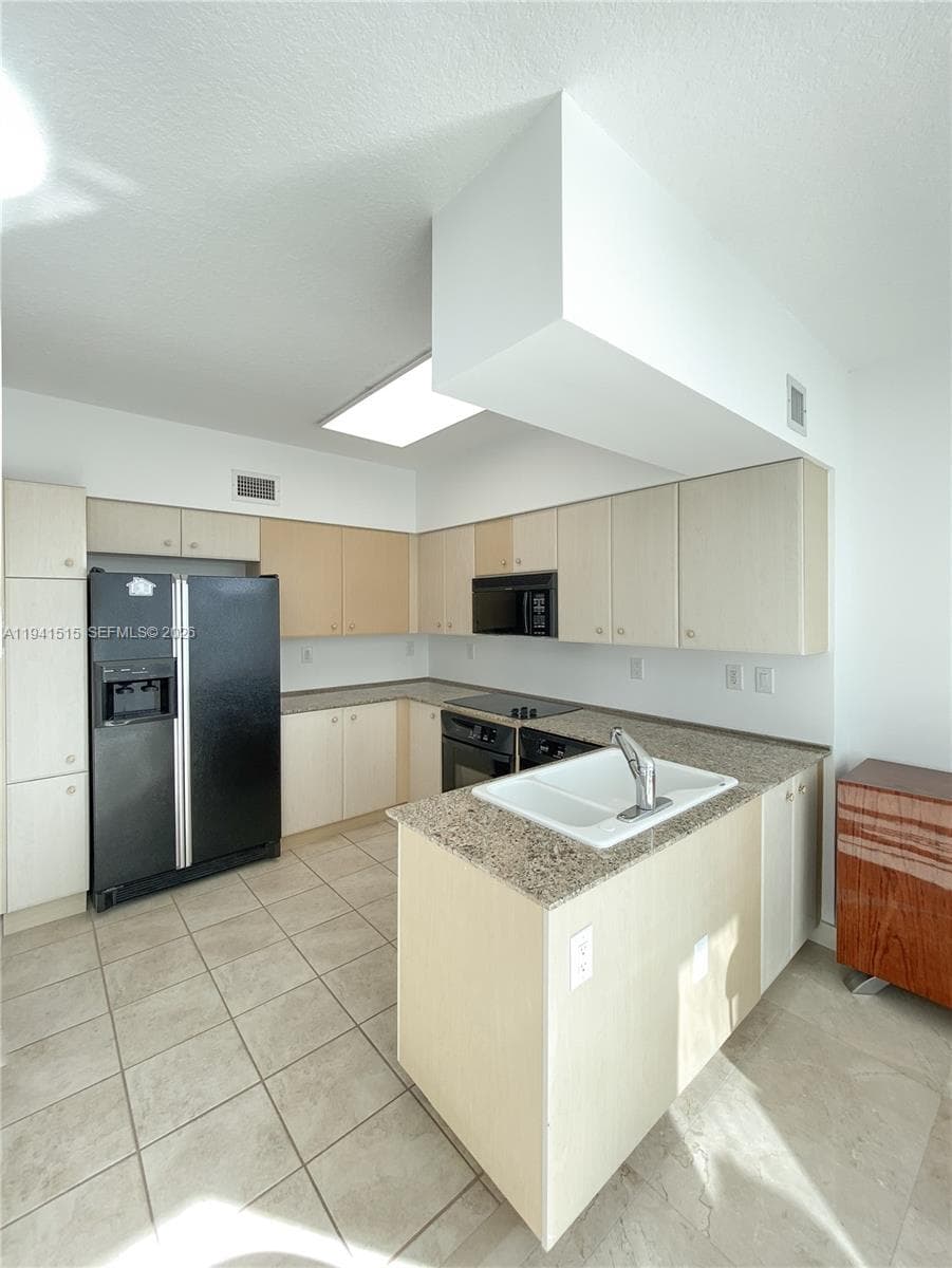 Hidden Bay · #615 in Aventura - Photo 11