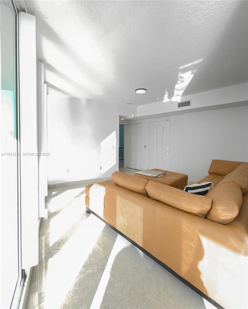 Hidden Bay · #615 in Aventura - Photo 8