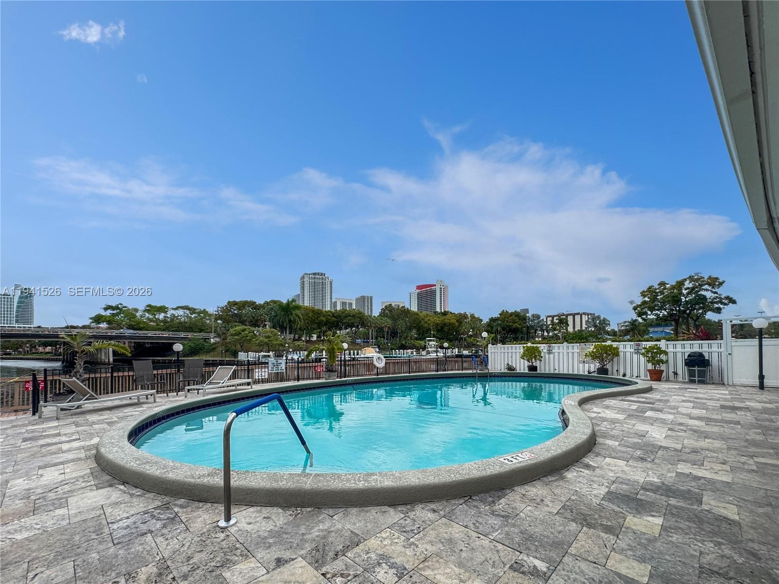 FAIRWAYS RIVIERA CONDO · #533 in Hallandale Beach - Photo 23