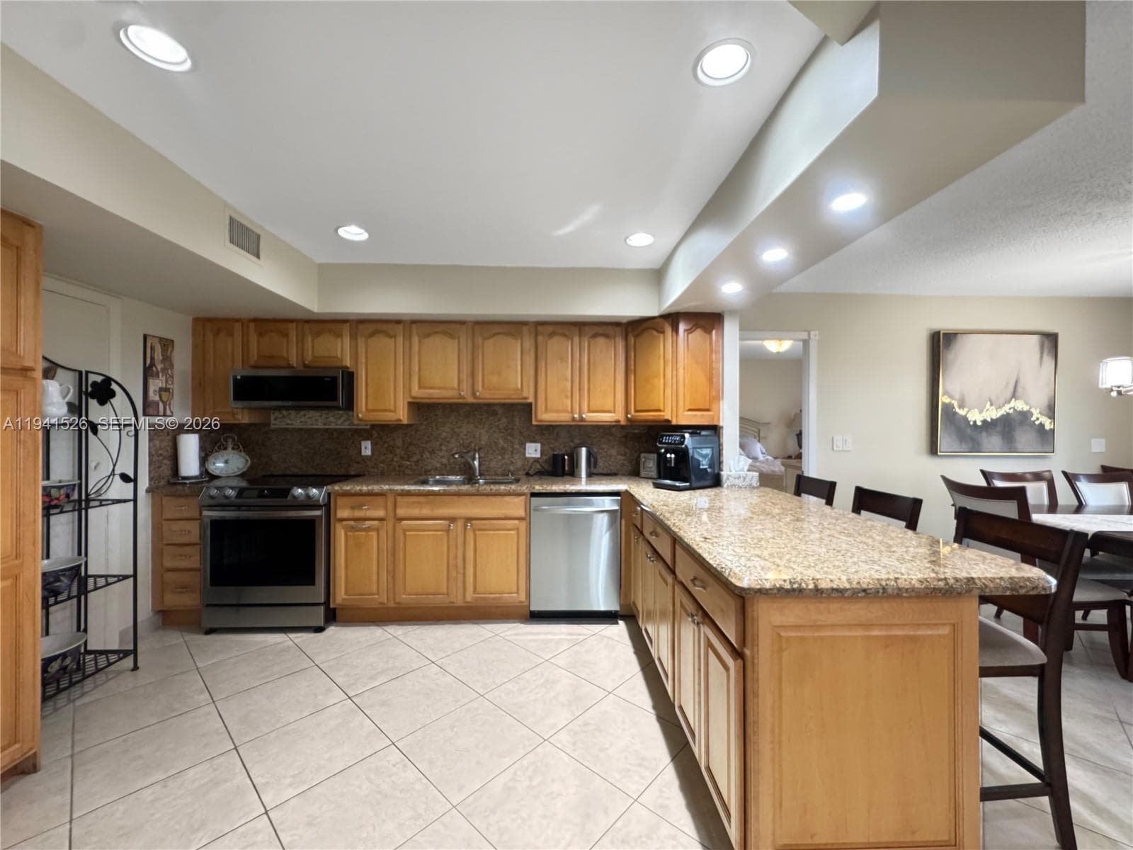 FAIRWAYS RIVIERA CONDO · #533 in Hallandale Beach - Photo 6