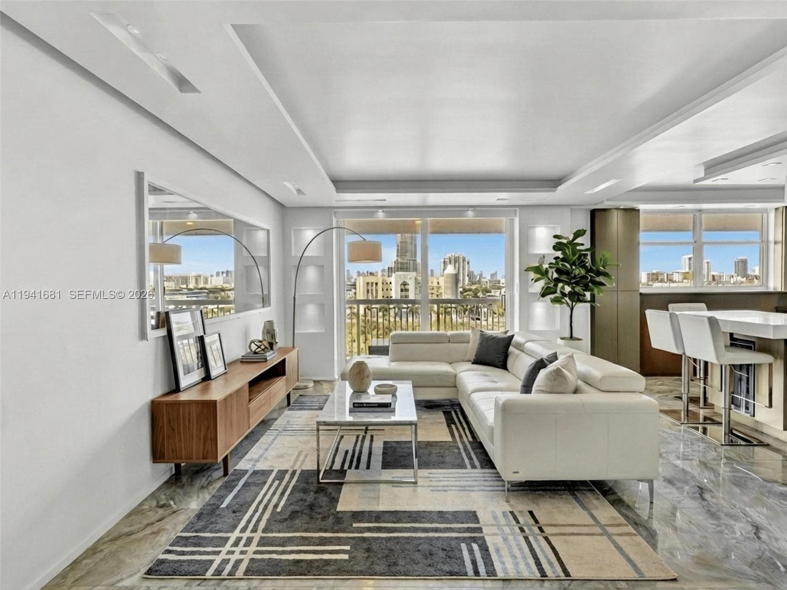 THE PRESIDENTIAL CONDO · #1103 in Miami Beach - Photo 2