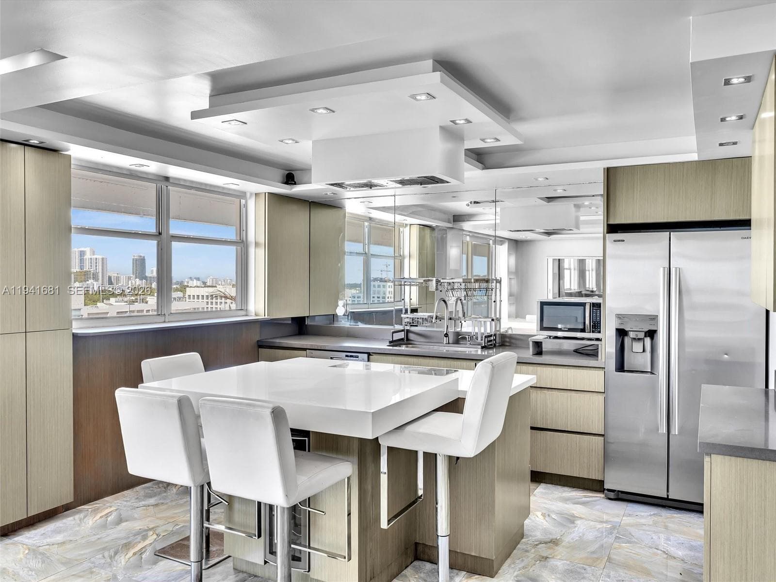 THE PRESIDENTIAL CONDO · #1103 in Miami Beach - Photo 3