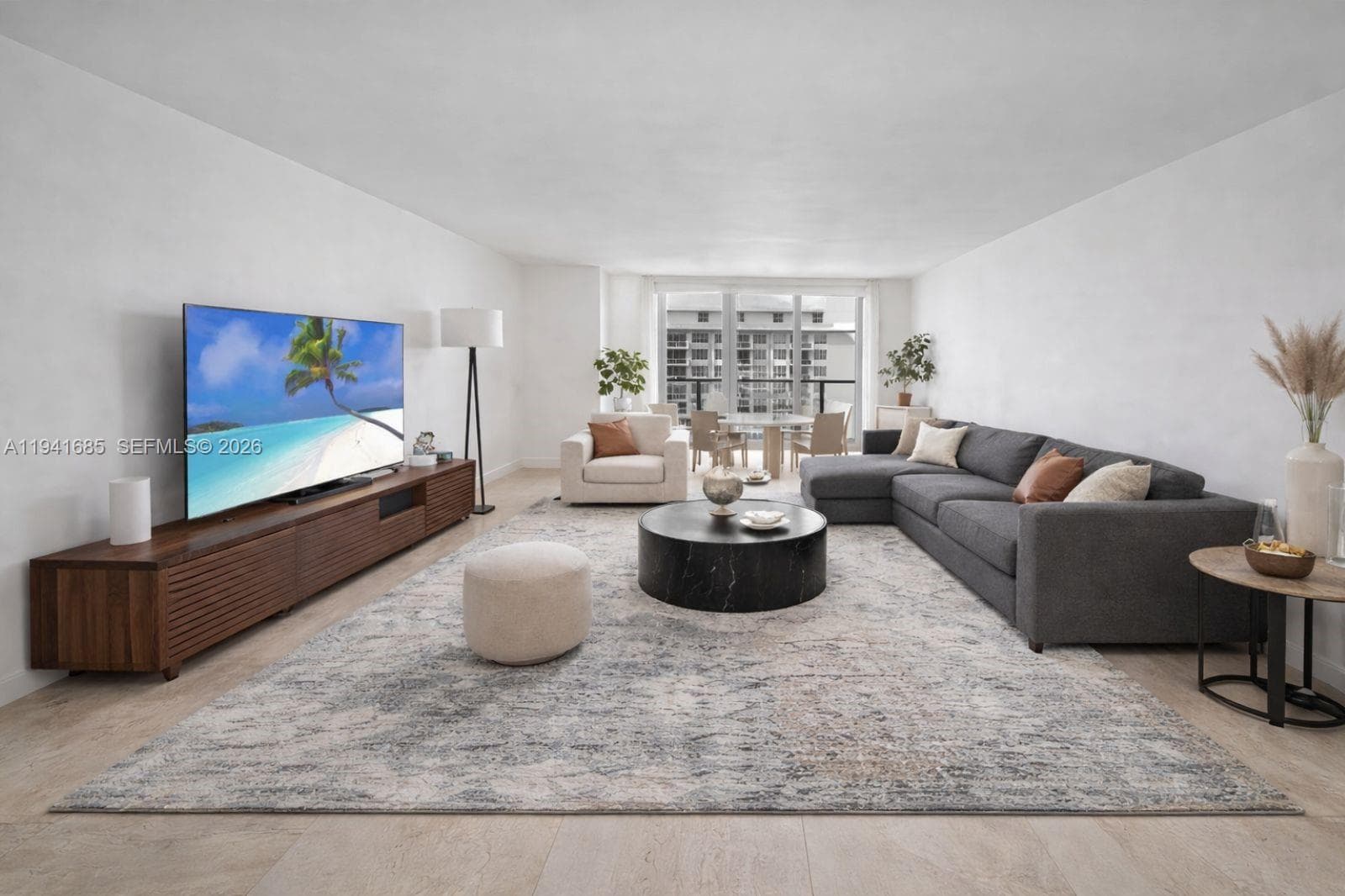 ARLEN BEACH CONDO · #1415 in Miami Beach - Photo 2