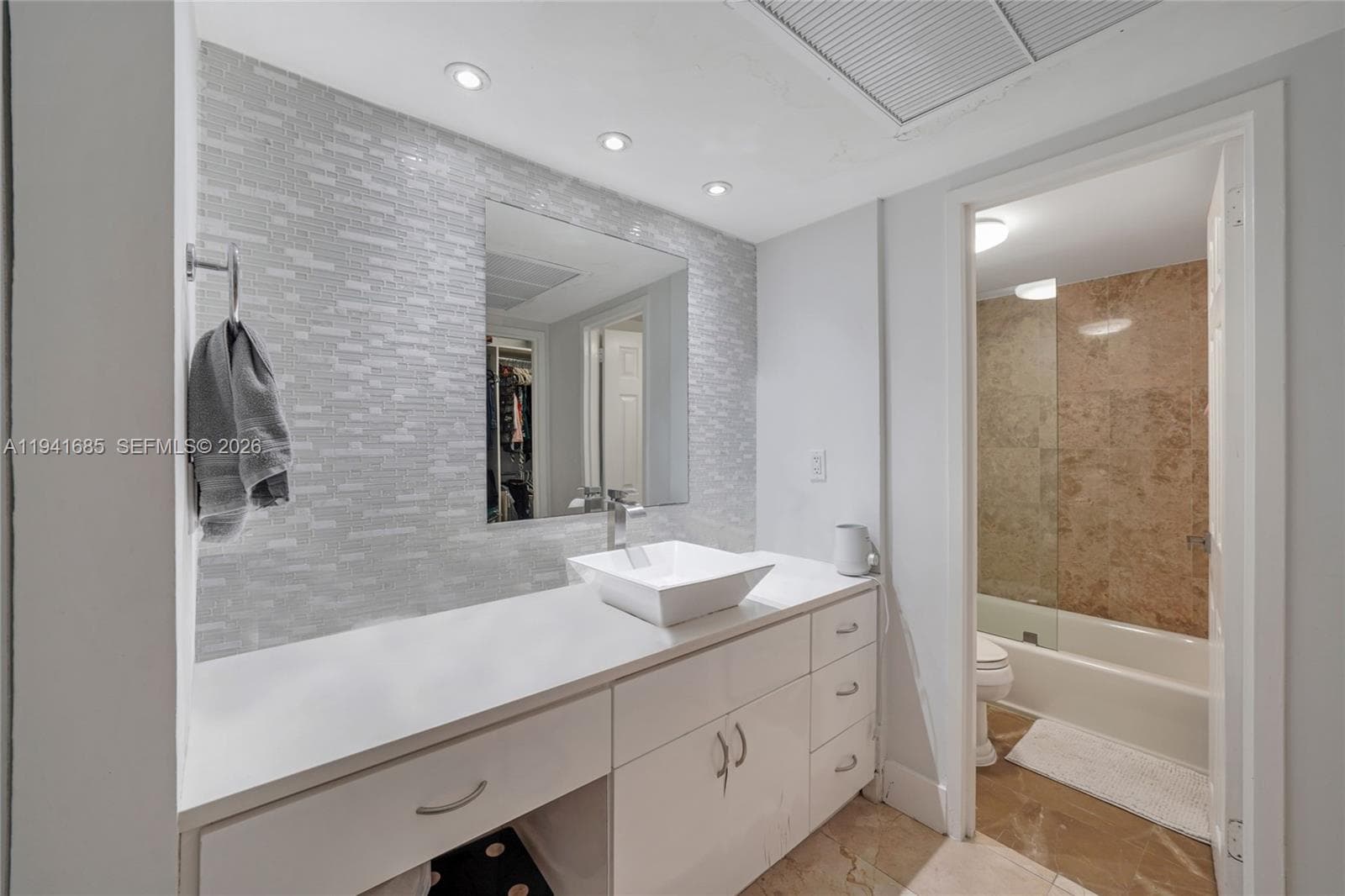 ARLEN BEACH CONDO · #1415 in Miami Beach - Photo 13