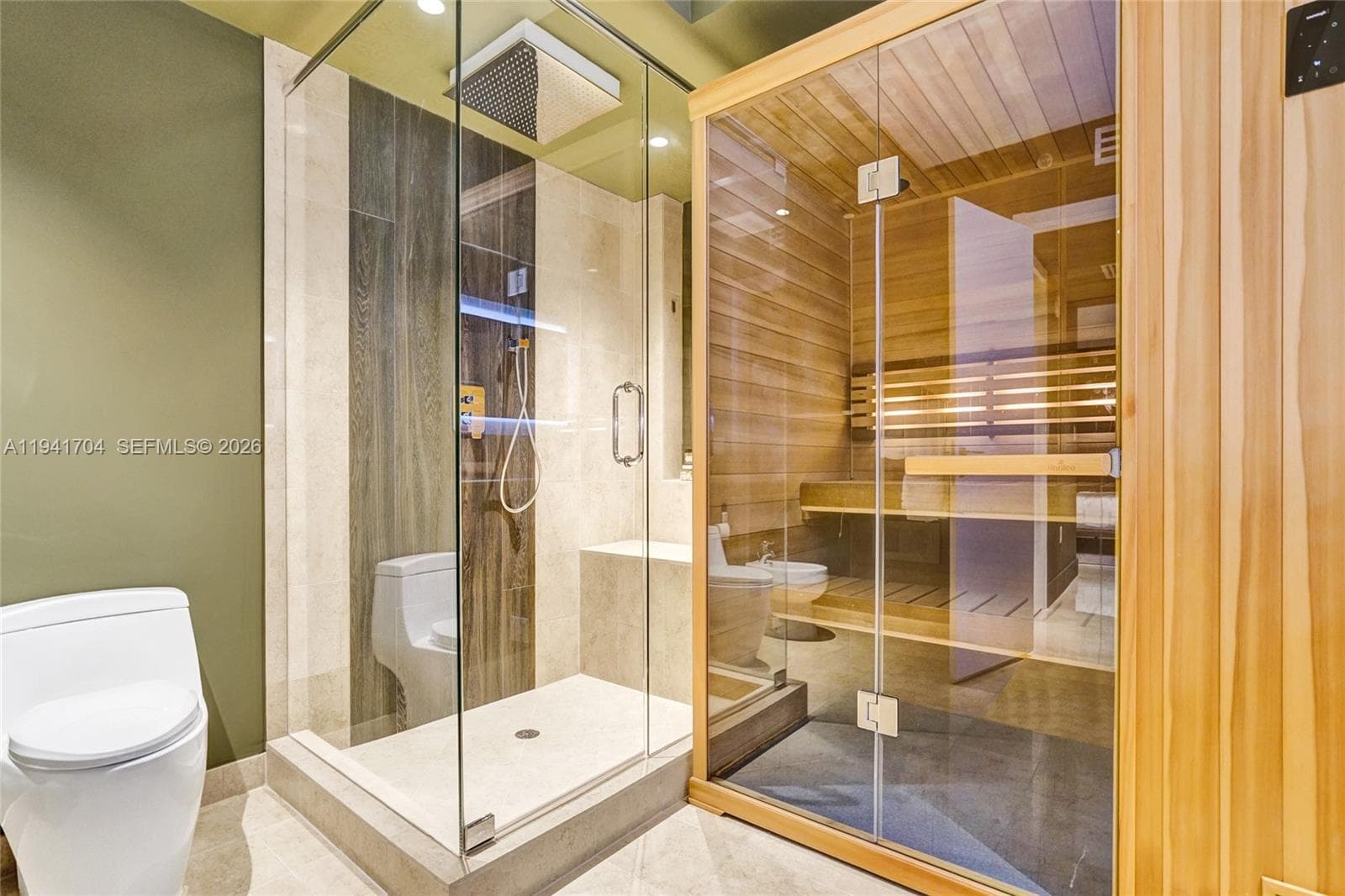 Personal Sauna and Large Shower