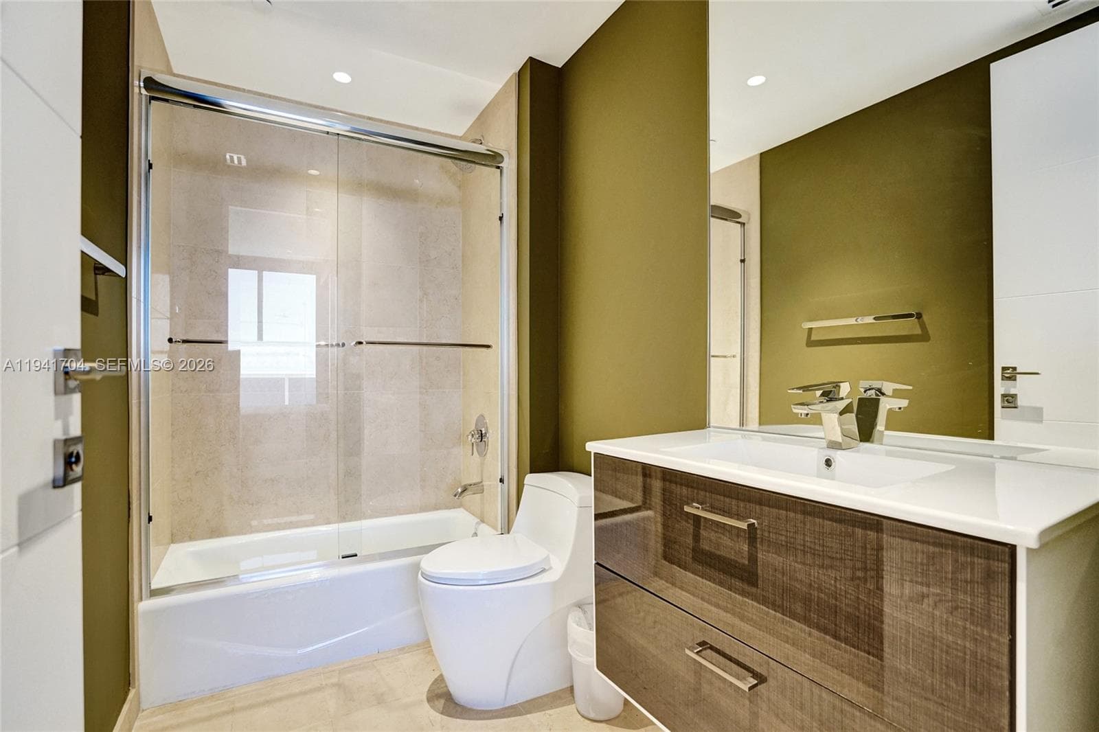 2nd Bedroom Full Bath