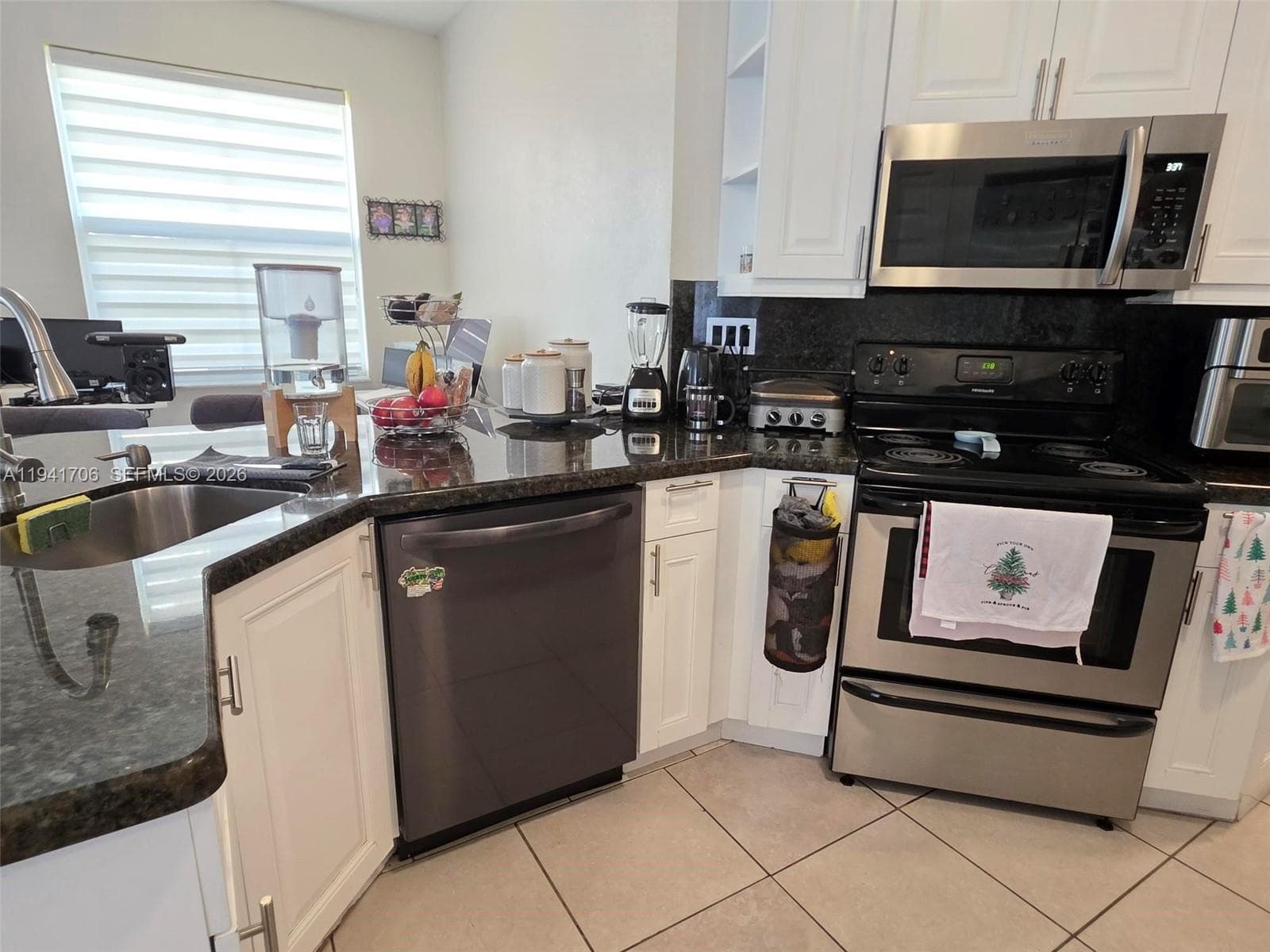 11702 SW 137th Pl photo 11