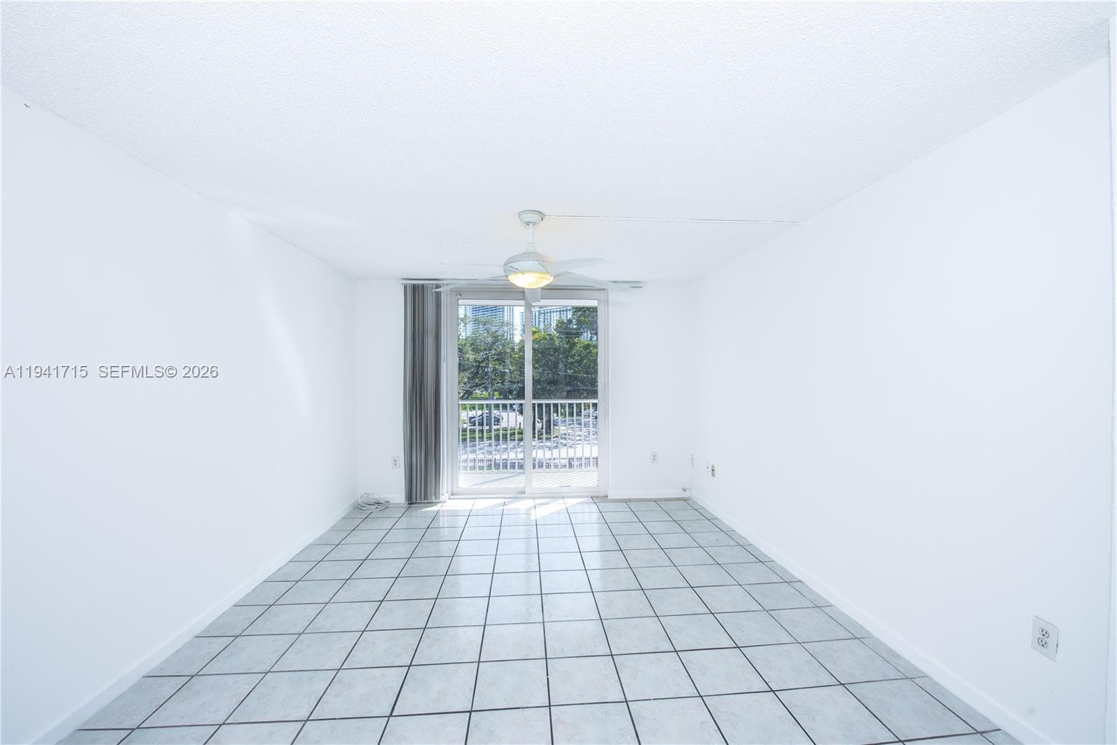 WOODSIDE APTS CONDO · #B320 in North Miami Beach - Photo 7