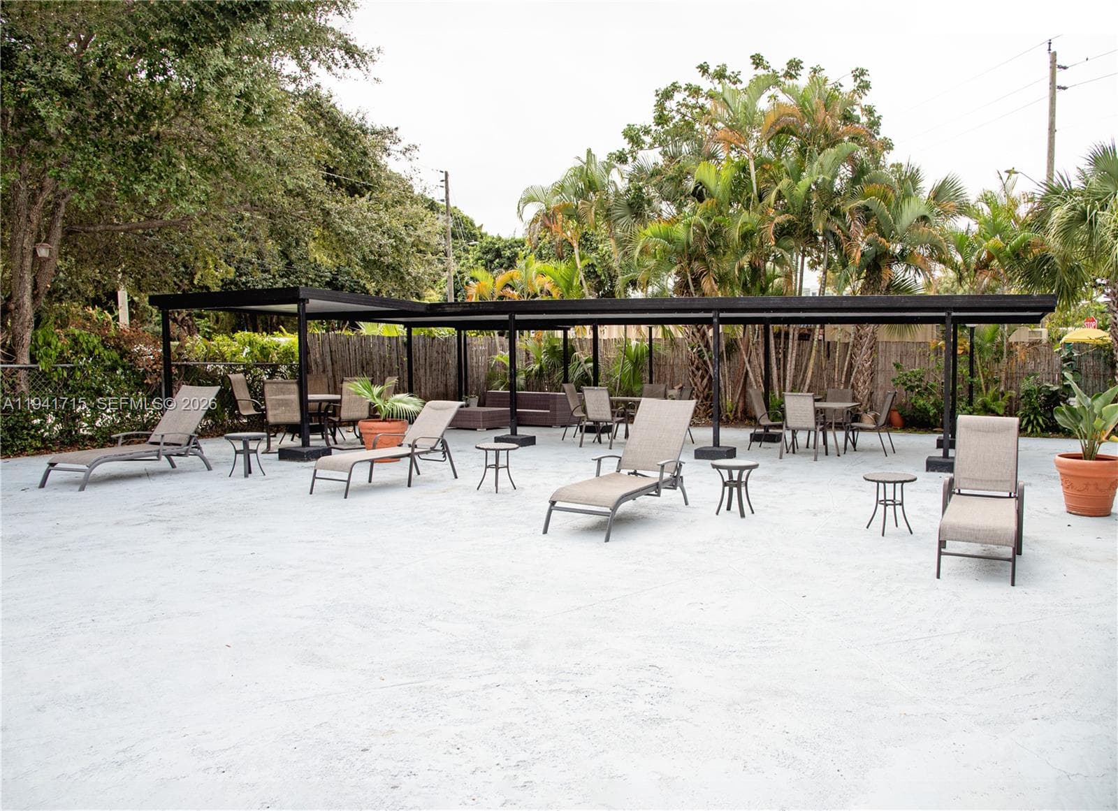 WOODSIDE APTS CONDO · #B320 in North Miami Beach - Photo 3