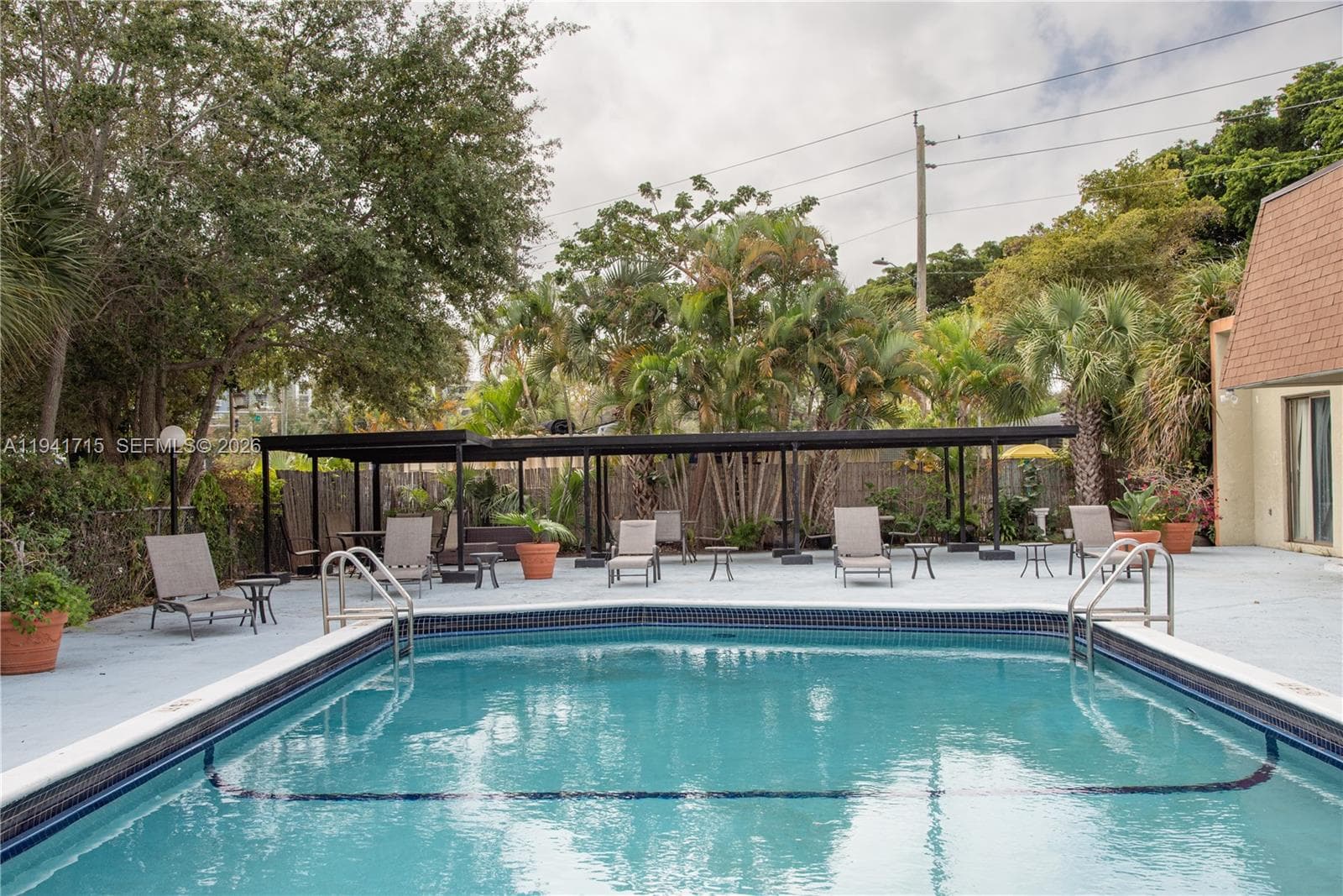WOODSIDE APTS CONDO · #B320 in North Miami Beach - Photo 1