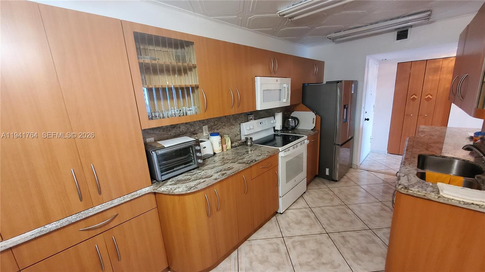 PLAZA TOWERS NORTH CONDO · #1506 in Hallandale Beach - Photo 16