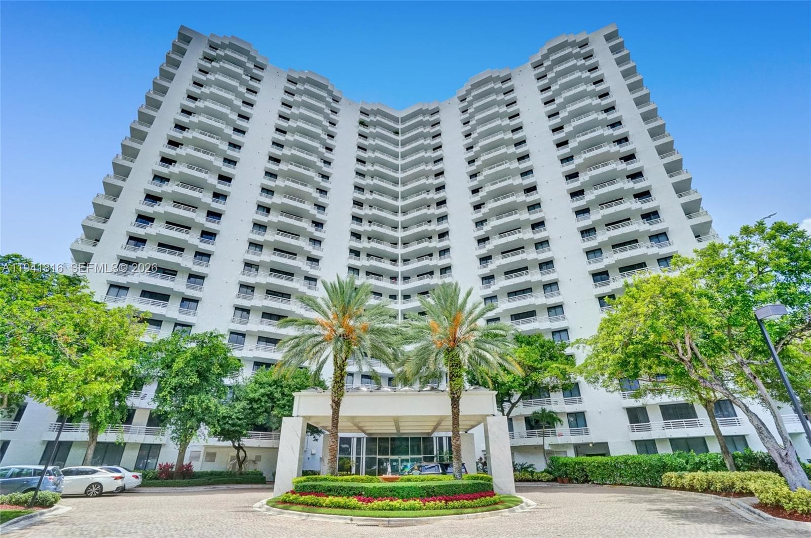 PARC CENTRAL AVENTURA EAS · #202 in Aventura - Photo 11