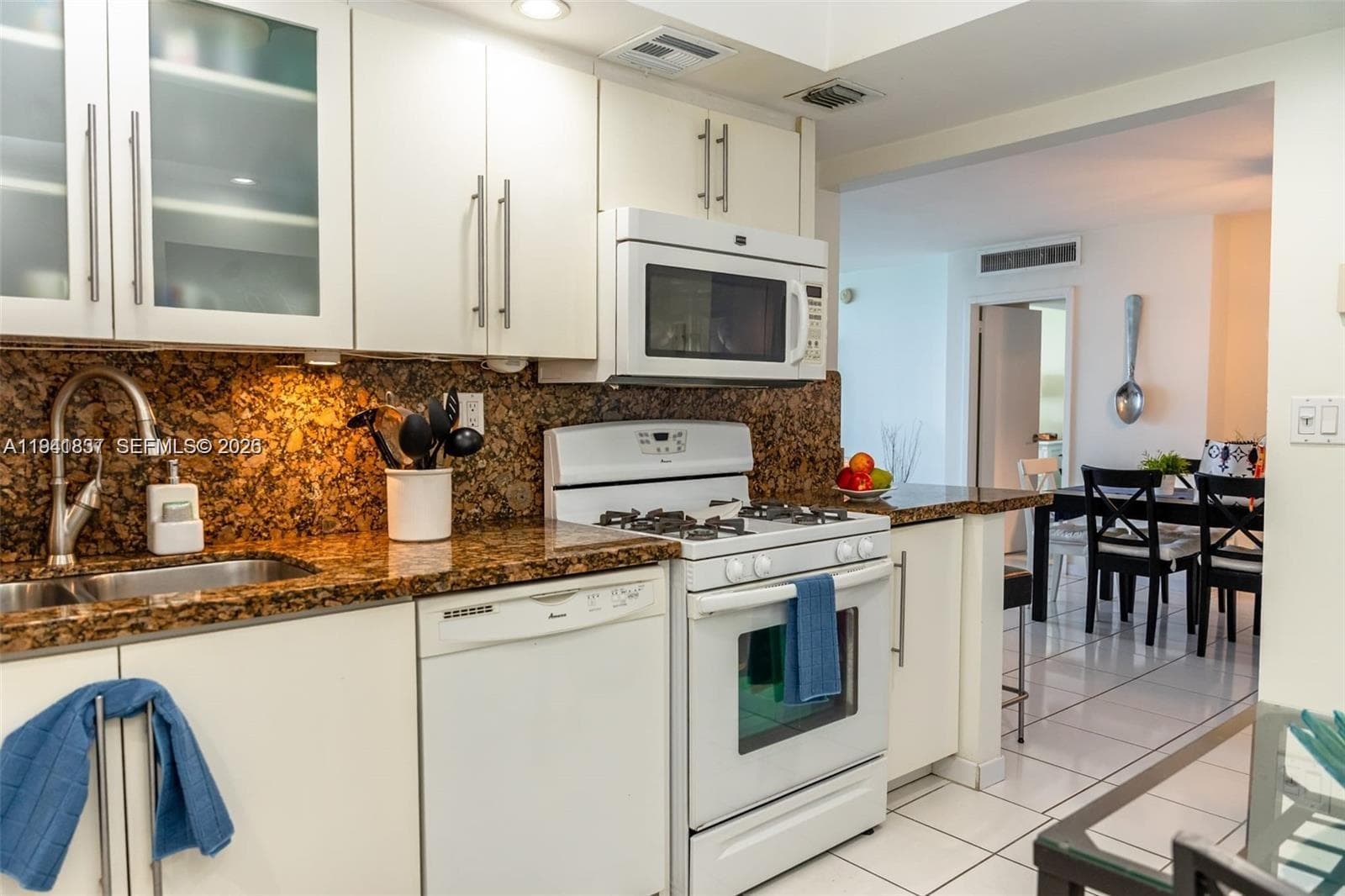 PARKER TOWER CONDO · #1705 in Hallandale Beach - Photo 11