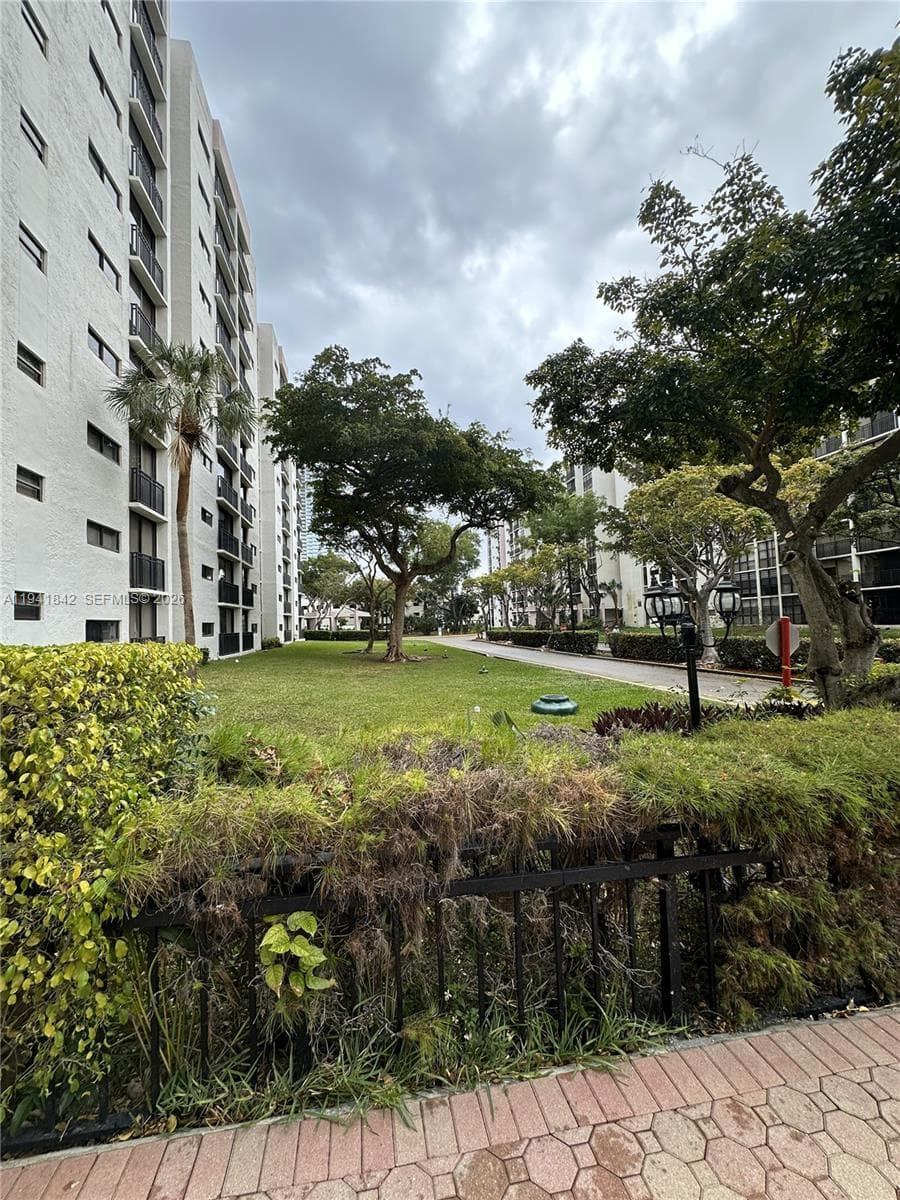 PLAZA OF AMERICAS · #116 in Sunny Isles Beach - Photo 13