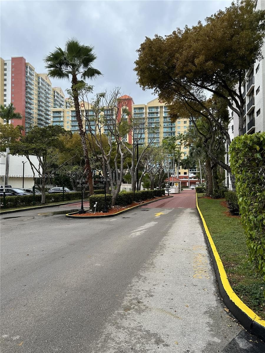 PLAZA OF AMERICAS · #116 in Sunny Isles Beach - Photo 14
