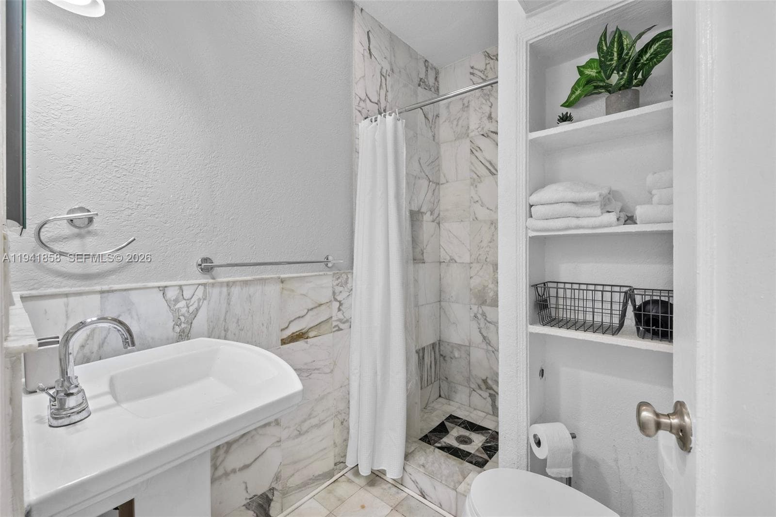 Package- DOCK available · #1B & 2B package in Hollywood - Photo 17