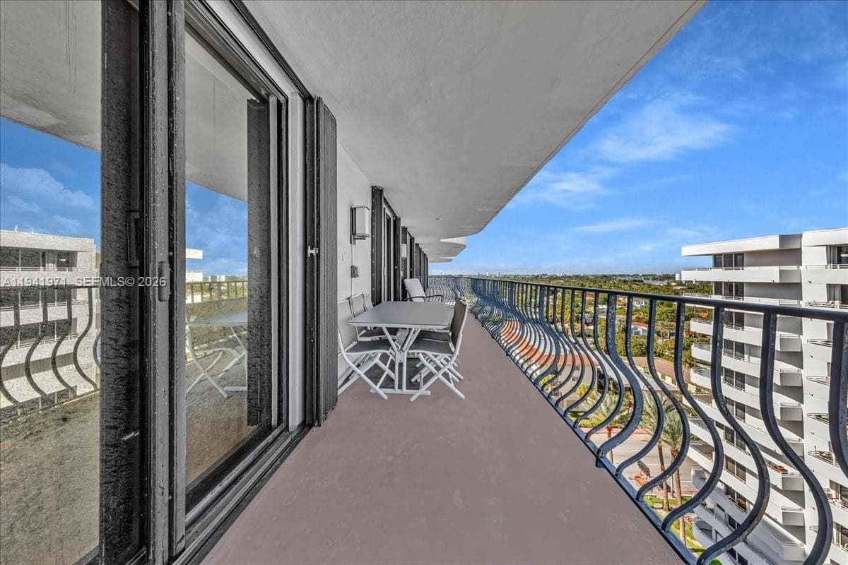 Ocean Waves · #PH-2 in Surfside - Photo 23