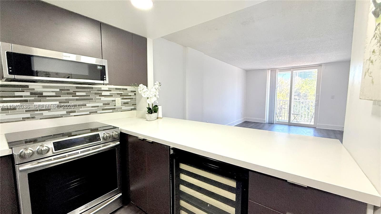 WOODSIDE APTS CONDO · #330 in North Miami Beach - Photo 2