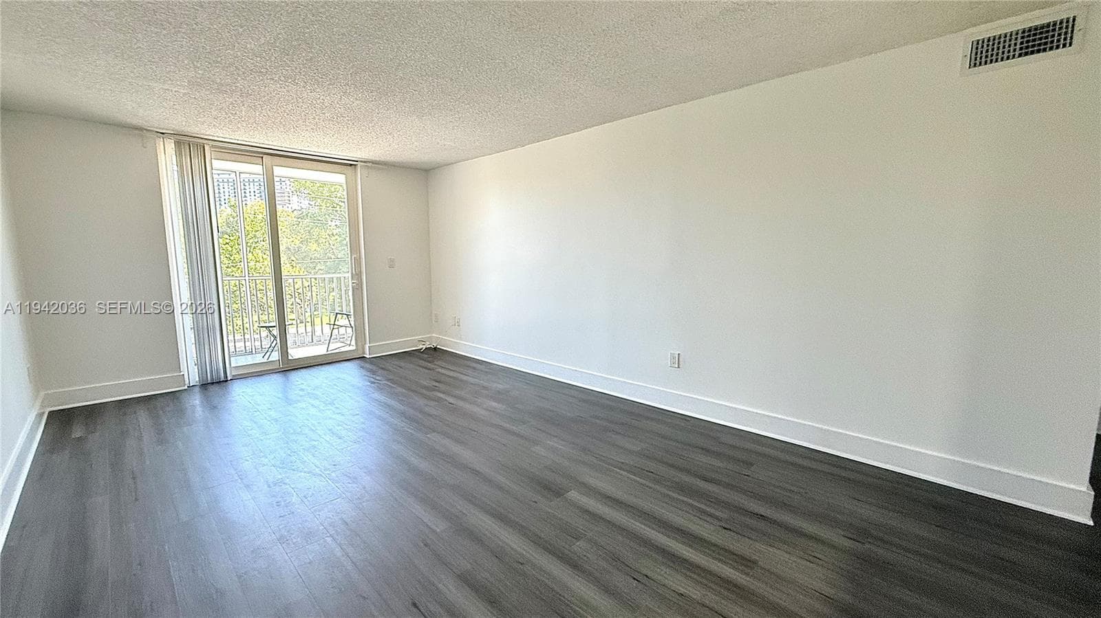 WOODSIDE APTS CONDO · #330 in North Miami Beach - Photo 6