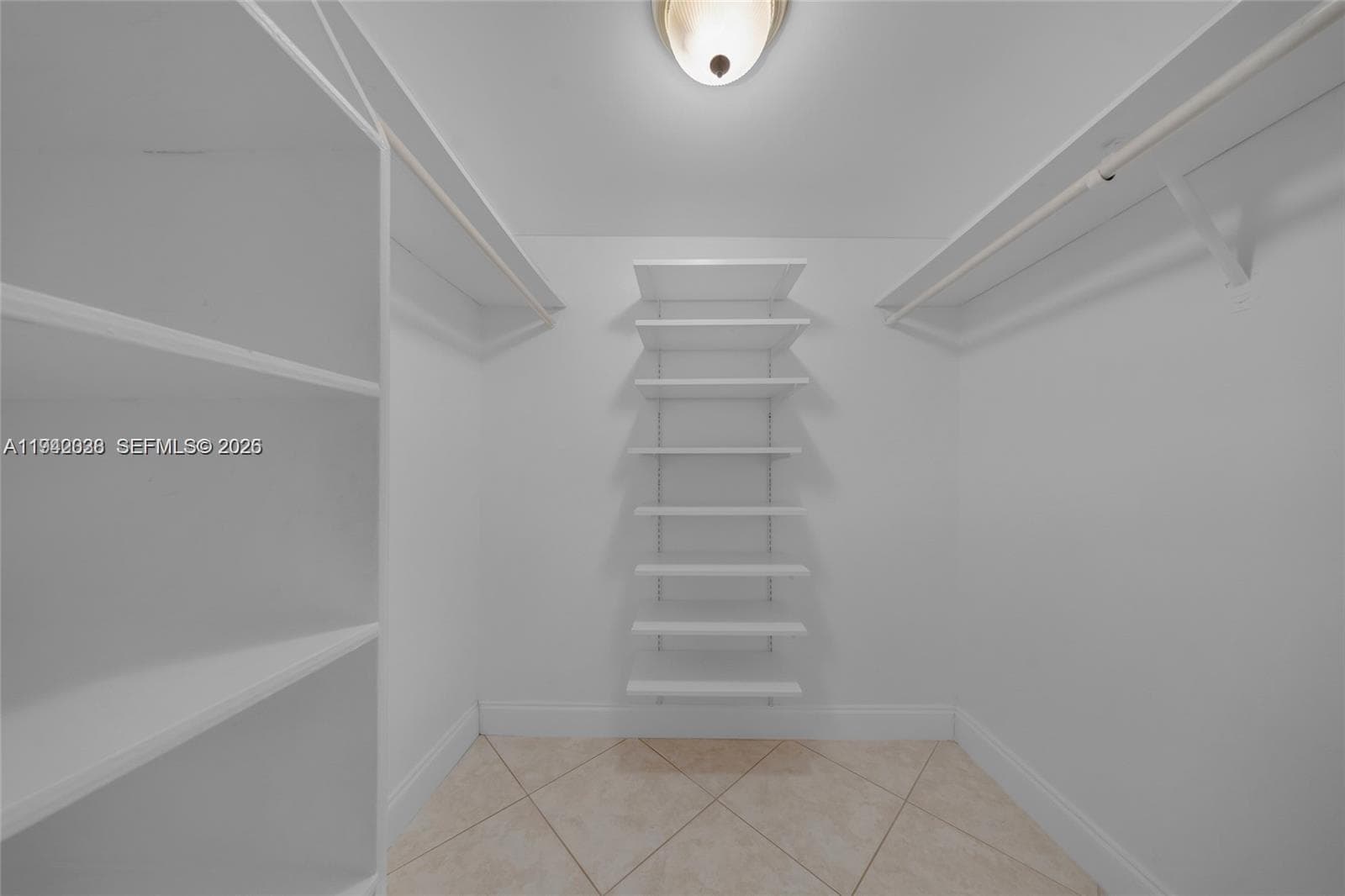 BISCAYA IV CONDO · #812 in Aventura - Photo 18