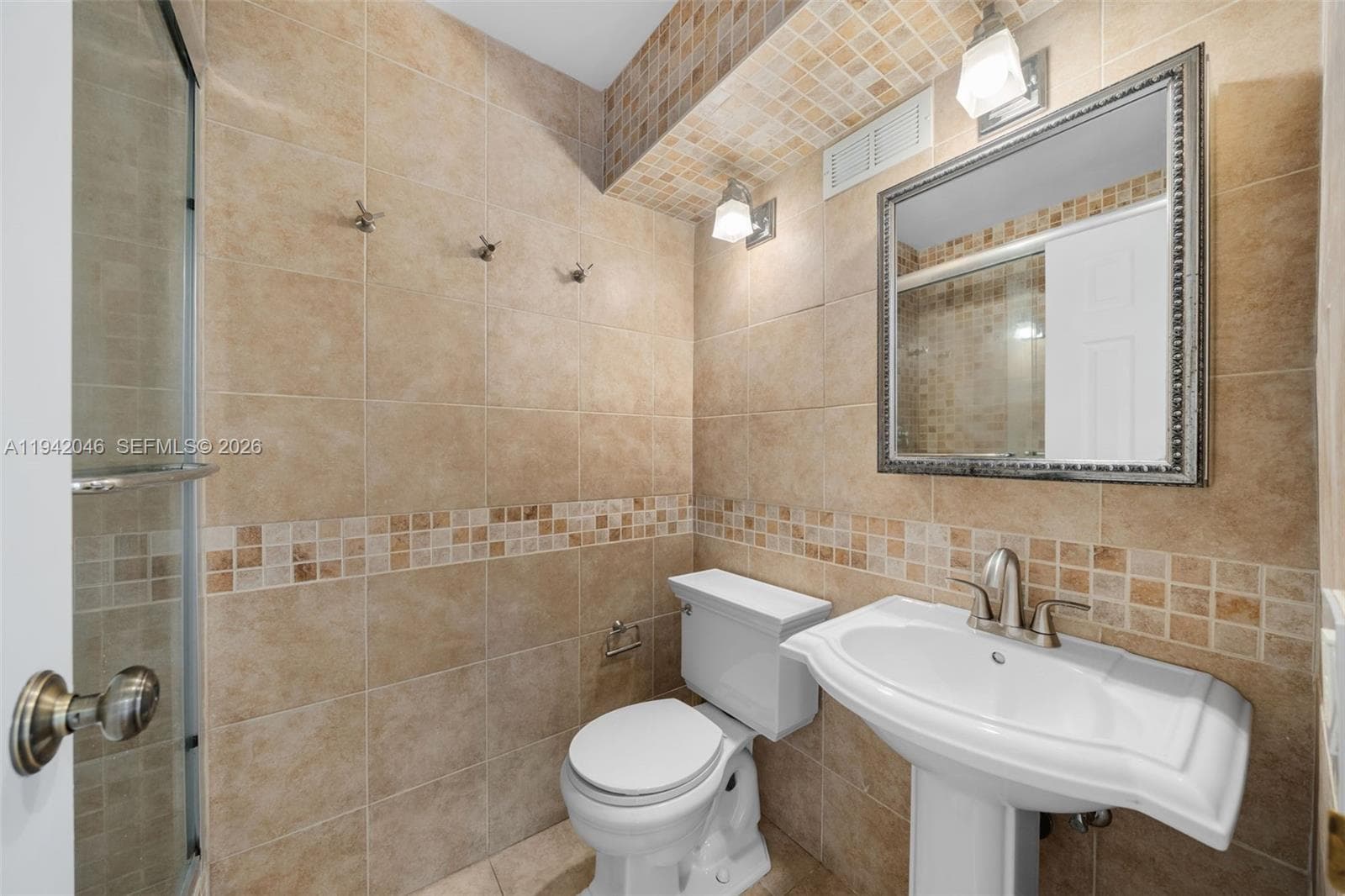 DE SOTO PARK SOUTH · #319 in Hallandale Beach - Photo 9