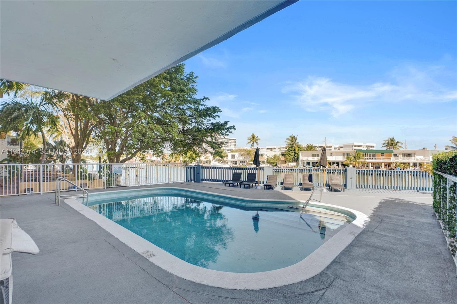 THE KNIGHTSBRIDGE · #305 in Miami Beach - Photo 16