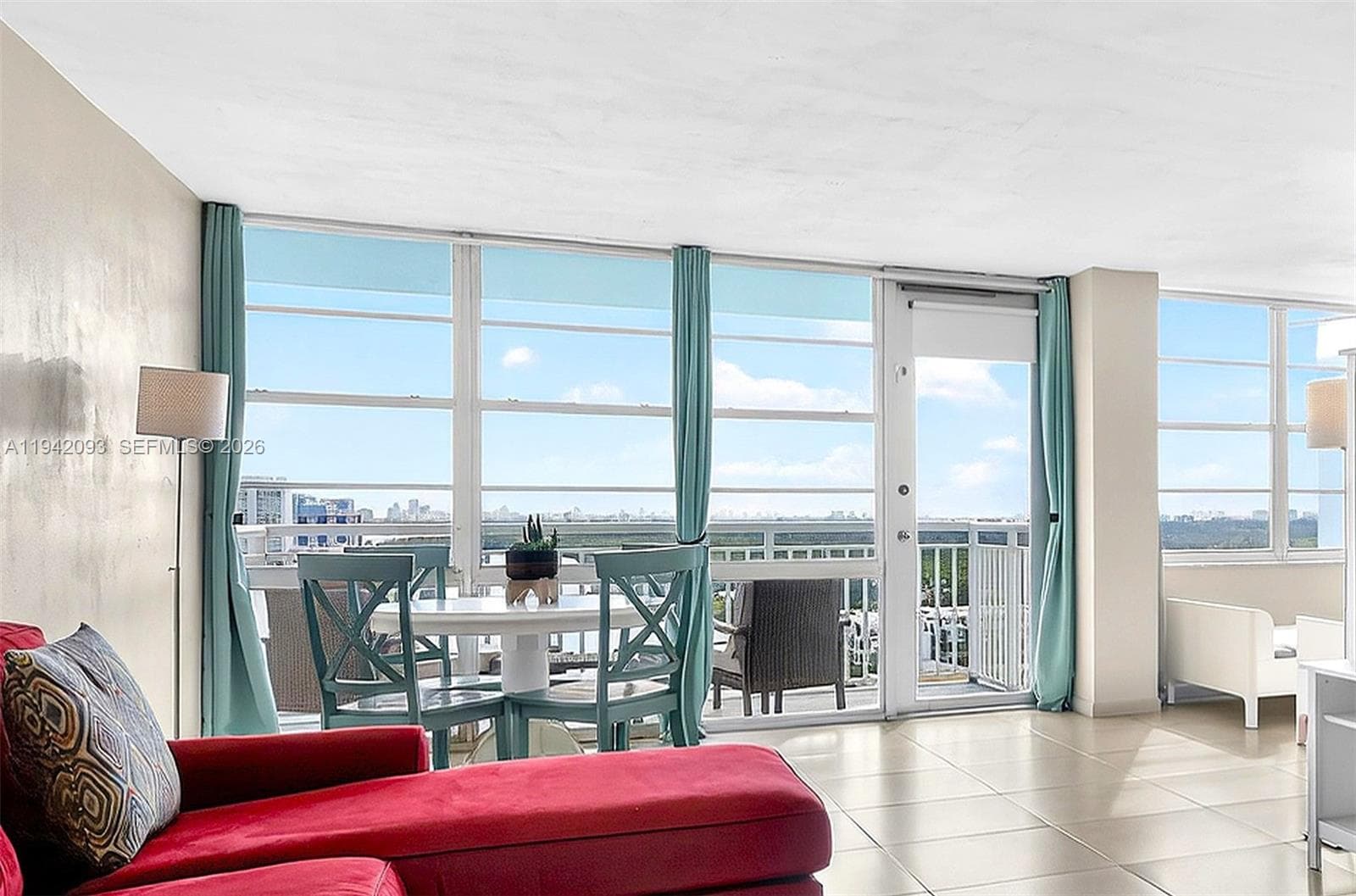 Winston Towers 500 Condo · #1905 in Sunny Isles Beach - Photo 4