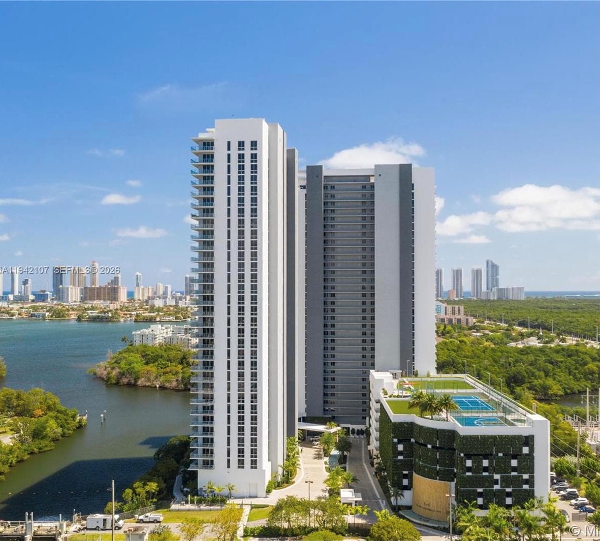 THE HARBOUR NORTH CONDO · #2301 in North Miami Beach - Photo 2