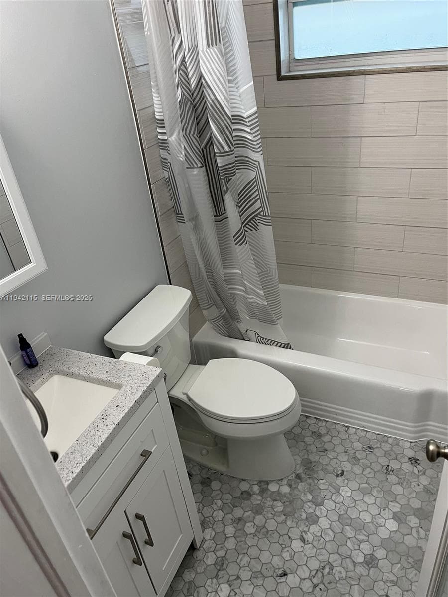 OCEAN BREEZE APTS CONDO · #10 in Miami Beach - Photo 7