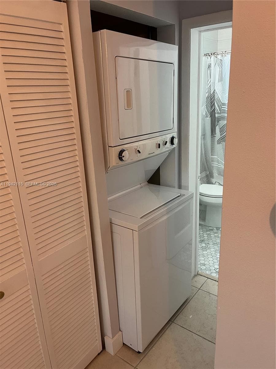 OCEAN BREEZE APTS CONDO · #10 in Miami Beach - Photo 5
