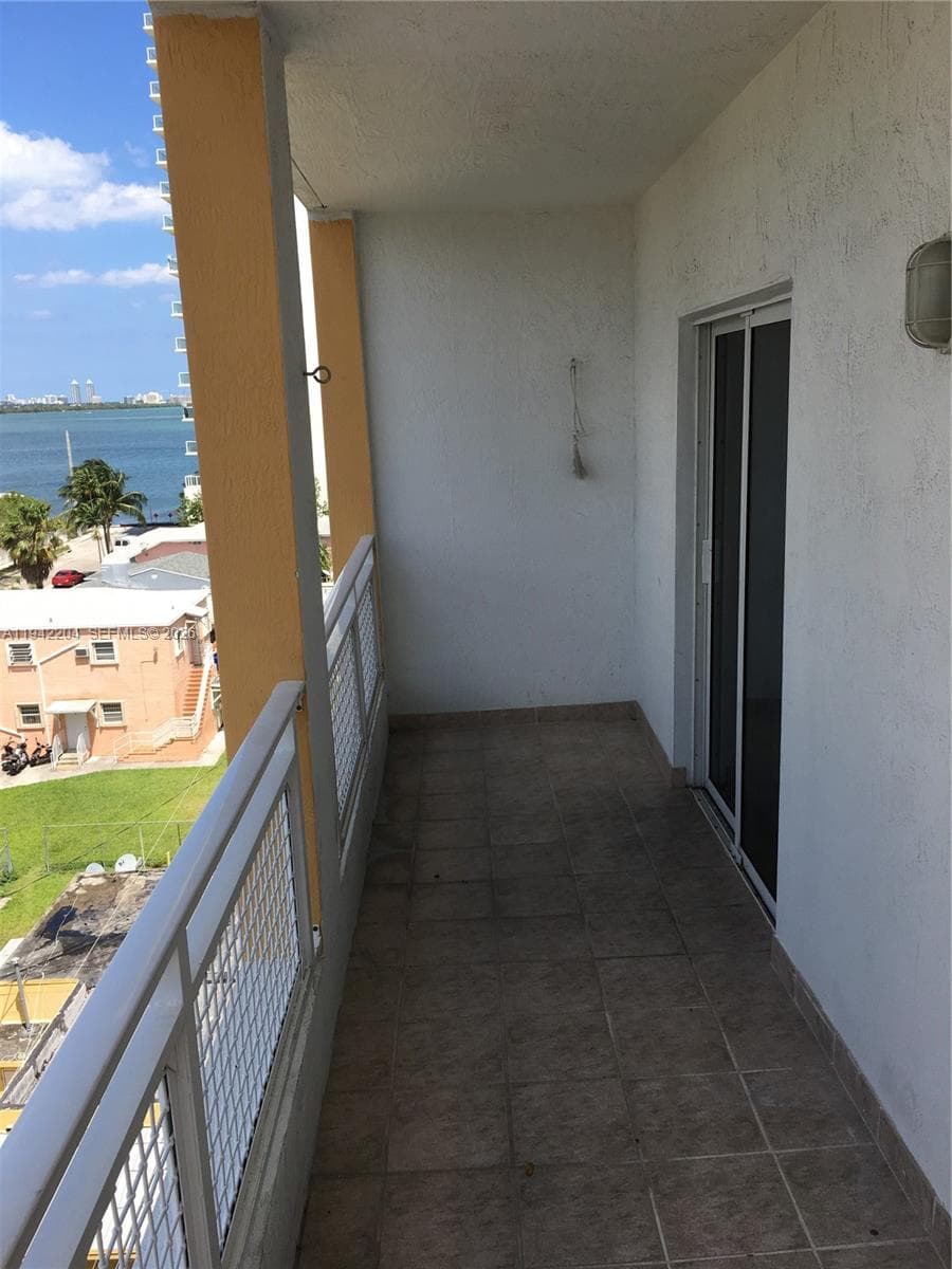 BAHIA BISCAYNE CONDO · #601 in Miami - Photo 13