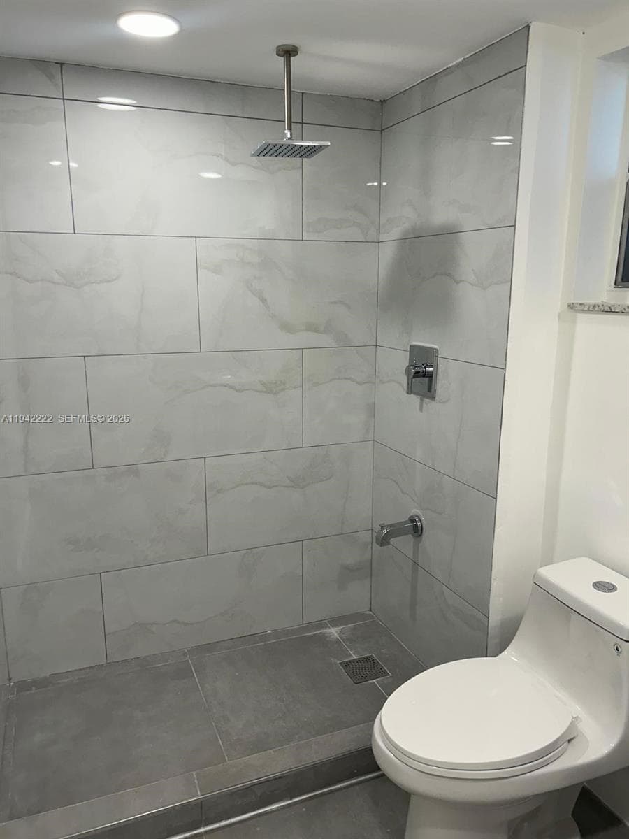 MEADOWBROOK CONDO APTS BL · #304 in Hallandale Beach - Photo 10