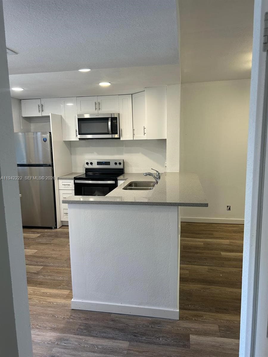 MEADOWBROOK CONDO APTS BL · #304 in Hallandale Beach - Photo 4