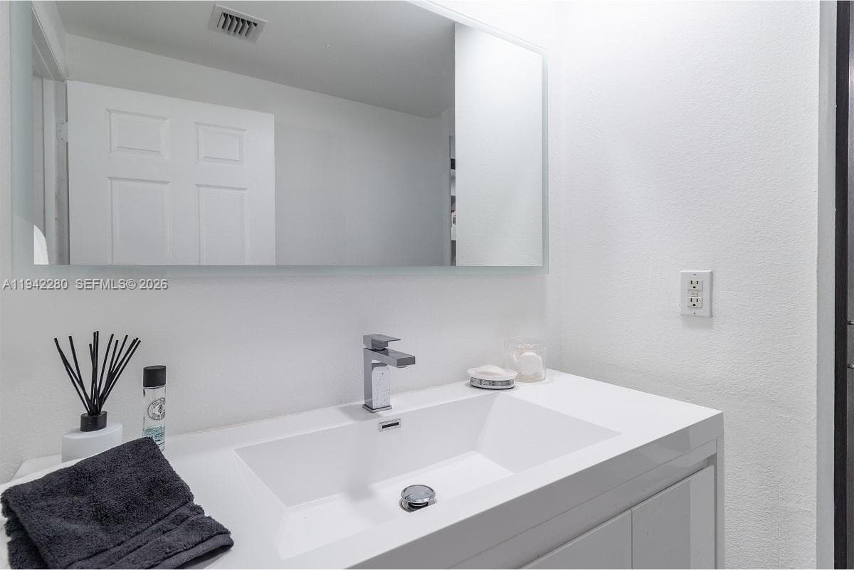 VILLAGE BY THE BAY CONDO · #6206 in Aventura - Photo 30