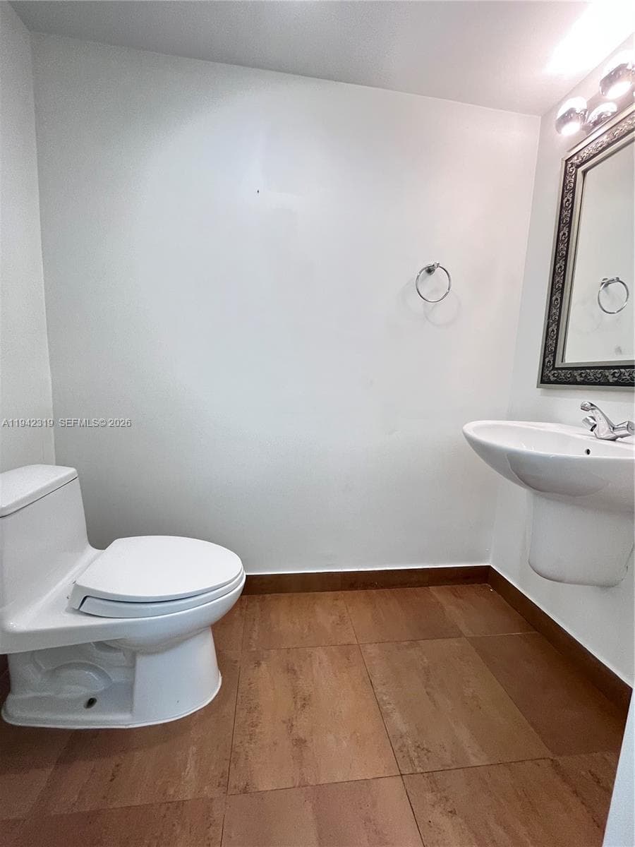 VILASOL CONDO · #17 in Miami Beach - Photo 13