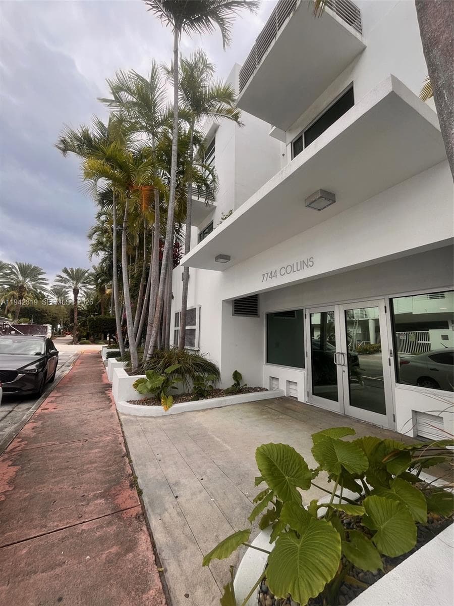 VILASOL CONDO · #17 in Miami Beach - Photo 18