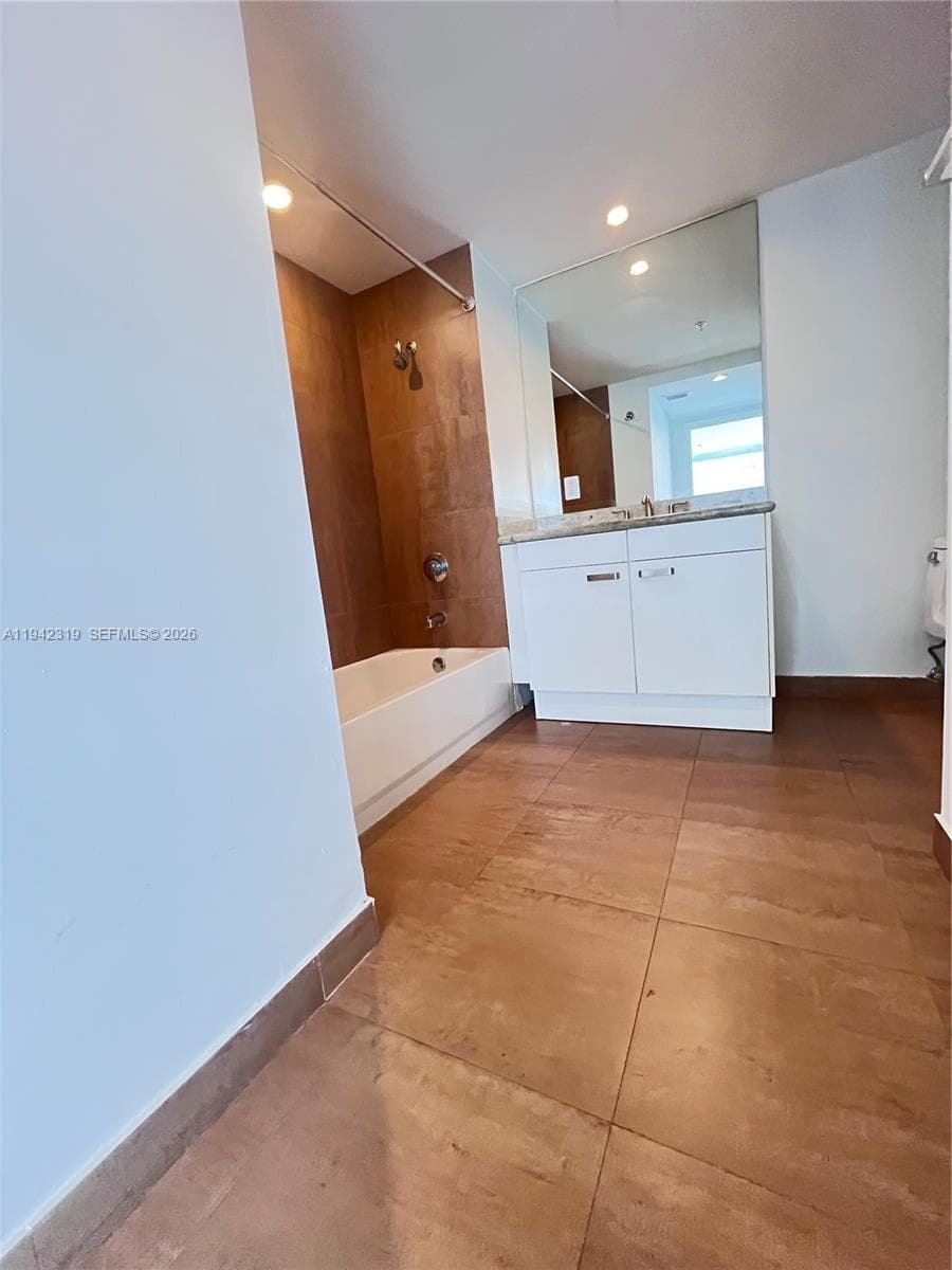 VILASOL CONDO · #17 in Miami Beach - Photo 11
