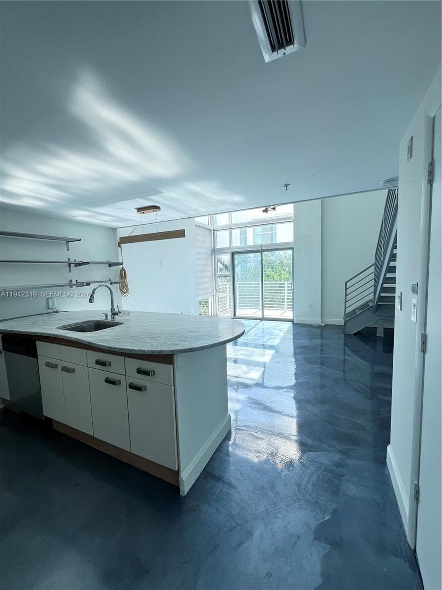 VILASOL CONDO · #17 in Miami Beach - Photo 8