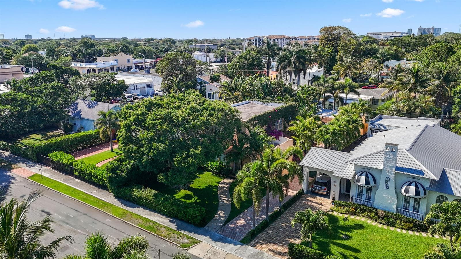 325 Greymon Drive - 62.jpg-FULL