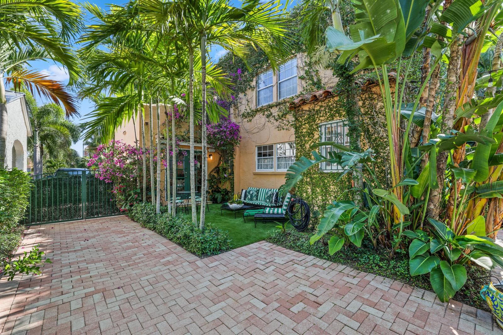 325 Greymon Drive - 38.jpg-FULL