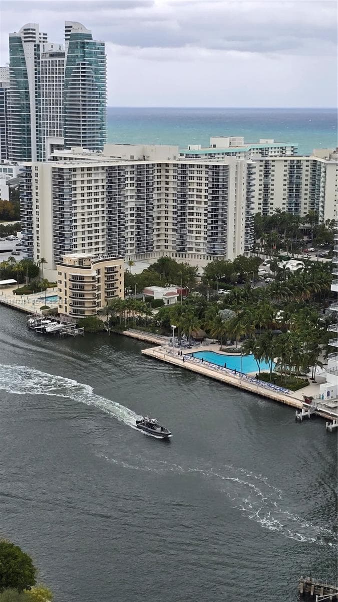 BEACHWALK CONDOMINIUM · #R2508 in Hallandale Beach - Photo 30