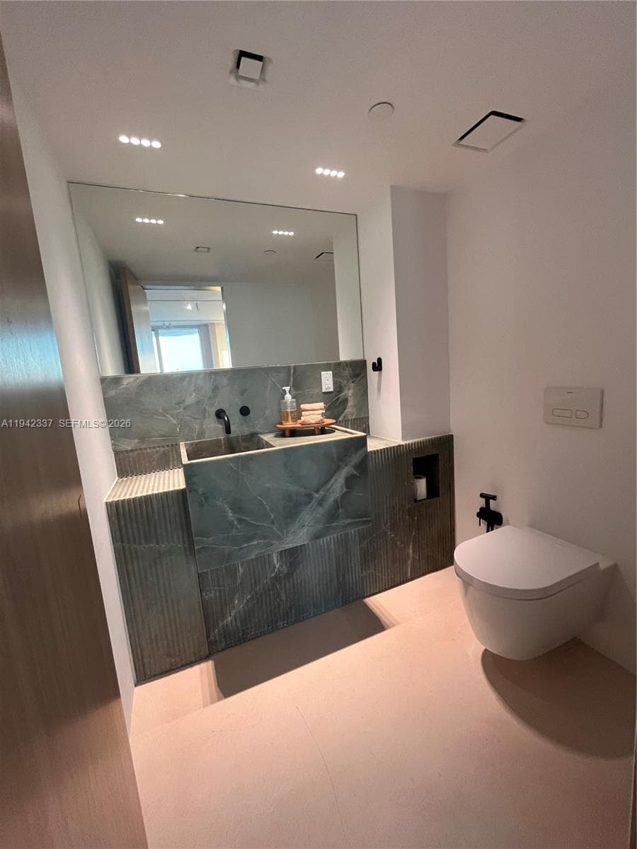 KING DAVID TOWERS CONDO · #1201 in Miami Beach - Photo 28