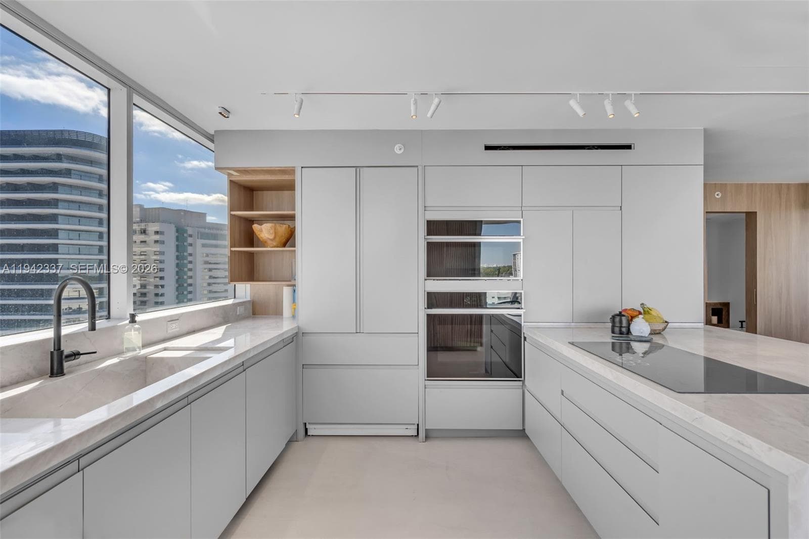KING DAVID TOWERS CONDO · #1201 in Miami Beach - Photo 11