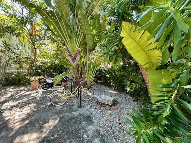 FRIENDLY CORNER CONDO · #940D in Miami Beach - Photo 5