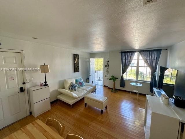 FRIENDLY CORNER CONDO · #940D in Miami Beach - Photo 18