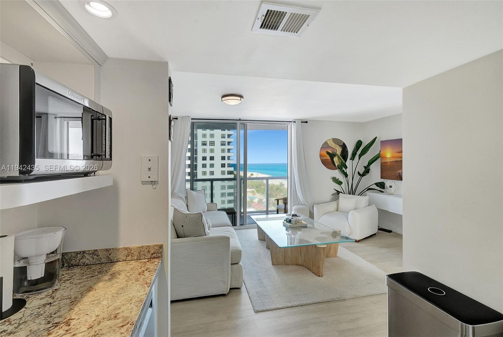 THE ROYAL CLUB CONDO · #1402 in Miami Beach - Photo 6